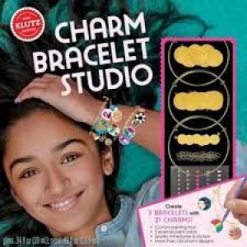 Picture of Gold Charm Bracelet Studio